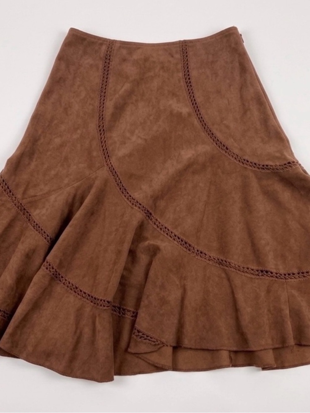 Le Château Vintage Brown
Faux Suede Crochet Patchwork
Midi Skirt Size 9/10